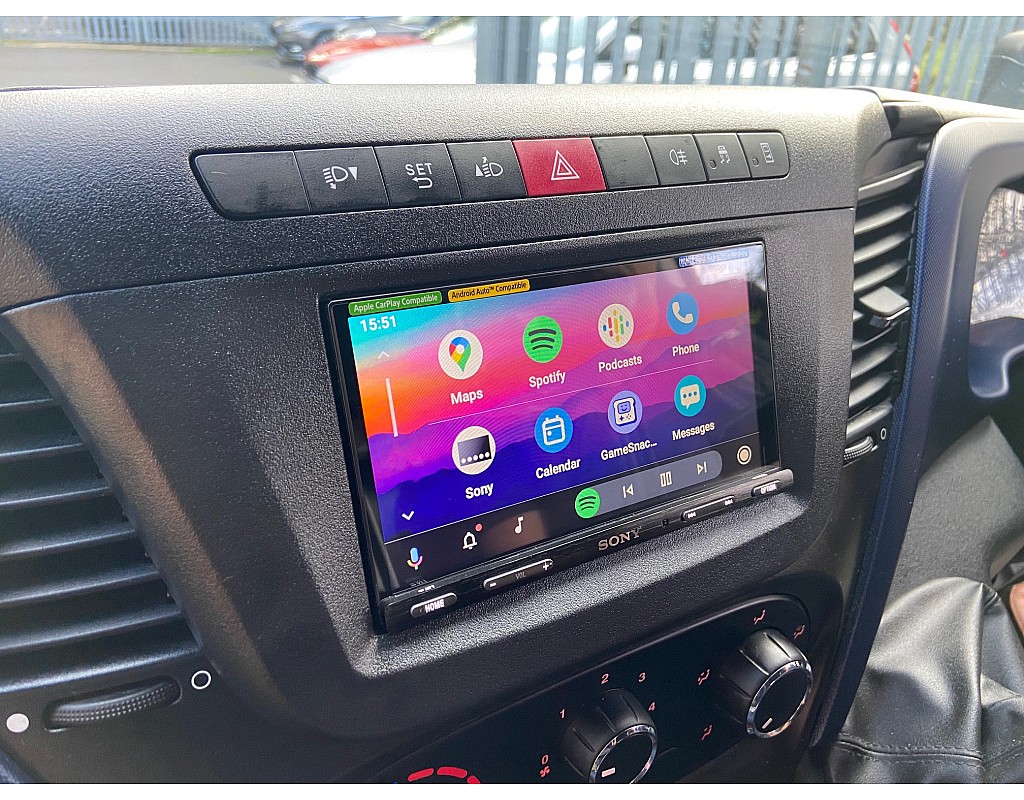 Iveco Daily 2018 with Sony XAV-AX5650 and Rear camera Install ...