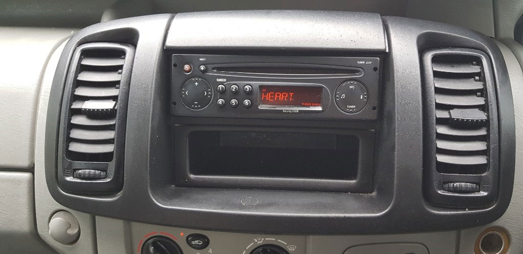 Renault Trafic 2001-2014 Car Stereo Fitting Kit